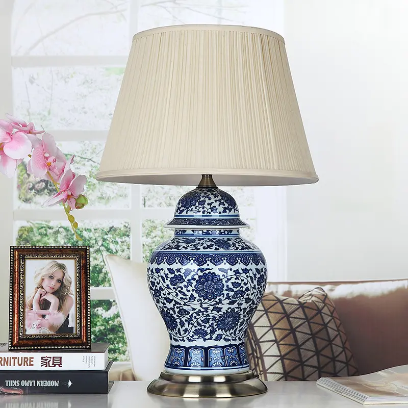 Vintage home furniture asian blue and white table lamp ceramic reading lamp for hotel