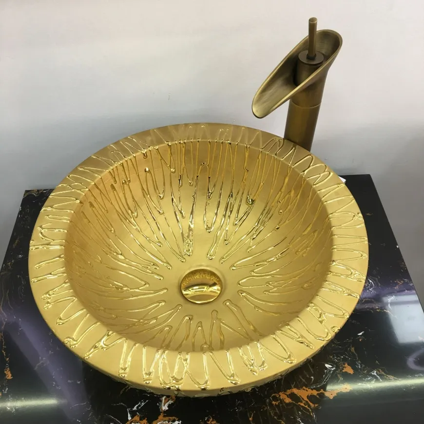 Yeni Tezgah Altın Porselen Banyo Lavabo Lüks Sanat Altın Seramik lavabo
