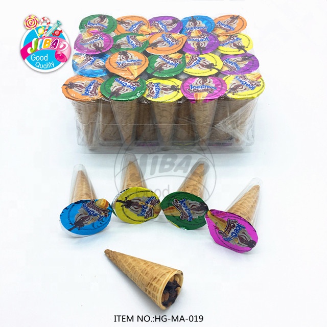 Сладкое хрустящее шоколадное печенье чашка мороженое шоколадный конус