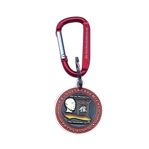 Venta caliente Promoción de aleación de Zinc de <span class=keywords><strong>marvel</strong></span> mini zapato de correr forma mosquetón clave cadena con logotipo - Product Image 4