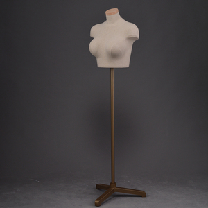 Mannequin de présentation féminin demi-corps en tissu, buste réaliste, courbes voluptueuses, avec support - Product Image 2