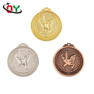 El más nuevo diseño de 1st 2nd 3rd medalla oro plata cobre 3D Fútbol Deportivo medallas <span class=keywords><strong>en</strong></span> <span class=keywords><strong>venta</strong></span> - Product Image 4