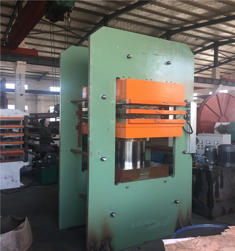 Резиновые тапочки с подошвой из вулканизированной машины XLB-550 * 50*4