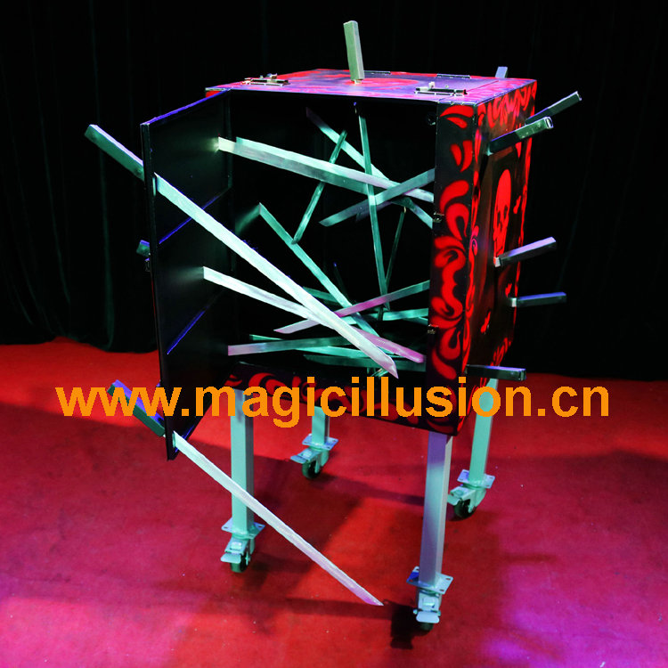 Волшебная Иллюзия меча через тело