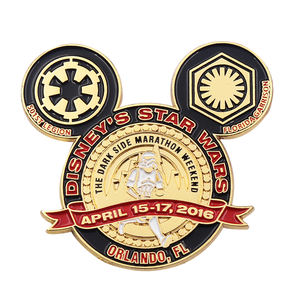 Unico metallo personalizzato smalto morbido carino <span class=keywords><strong>disney</strong></span> in movimento di scorrimento dello smalto pin con logo personalizzato - Product Image 1