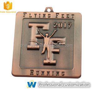 De bronce antiguo Chapado en 3D Metal dirigiendo medalla - Product Image 1