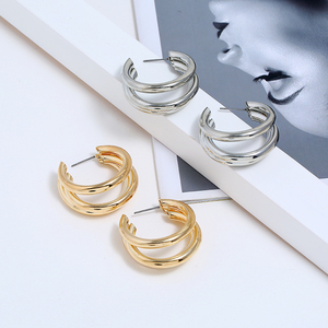 Mode Gold Ohrringe einfacher Schmuck für Frauen täglich tragen Creolen Großhandel N94288