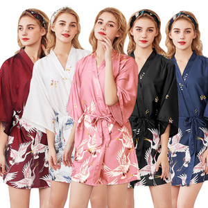 De la mujer <span class=keywords><strong>Kimono</strong></span> corto traje De satén De seda traje De niña traje De fiesta <span class=keywords><strong>bata</strong></span> De baño para las mujeres ropa De dormir - Product Image 6
