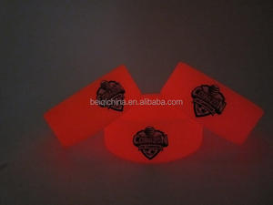 Incandescente <span class=keywords><strong>Silicone</strong></span> Su Misura Wristabands, Ordine Braccialetti di <span class=keywords><strong>Silicone</strong></span> Personalizzati Con Il Vostro Logo - Product Image 4