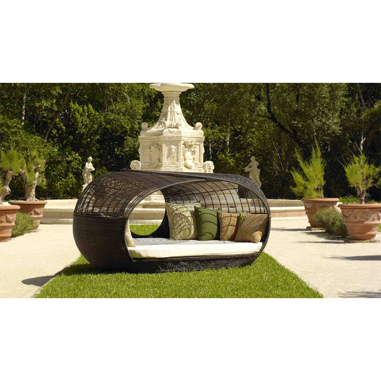Factory direct latest design outdoor furniture rattan outdoor garden daybed