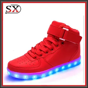 2016 彩色 App 控制 LED 鞋 USB 充电制造商酷成人光鞋定制 APP UI app 控制鞋