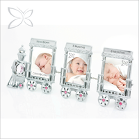 Cadre photo pour nouveau-né en forme de train mignon en chrome plaqué avec cristaux taillés brillants, cadeau pour bébé fille