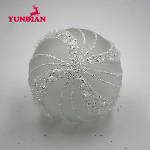 Commercio all'ingrosso Bianco Glassato Rotondo Decorativo 80mm Sfera di Vetro Ornamento Per L'albero Di Natale e Festa di Nozze Appeso Decorazione - Product Image 3