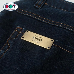 Estampagem costura novo design feito sob encomenda marca de moda logotipo <span class=keywords><strong>metal</strong></span> etiqueta remendo para calças e bolsa