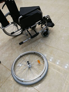 <span class=keywords><strong>Silla</strong></span> <span class=keywords><strong>de</strong></span> <span class=keywords><strong>Ruedas</strong></span> Deportiva Plegable Multifuncional con Respaldo, <span class=keywords><strong>Silla</strong></span> <span class=keywords><strong>de</strong></span> <span class=keywords><strong>Ruedas</strong></span> Manual Ortopédica para Subir Escaleras en Europa - Product Image 2