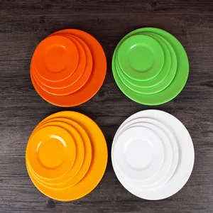 Fabriqué en plastique avec Logo personnalisé, ensemble d'assiettes rondes multicolores en plastique, différentes tailles, pièces