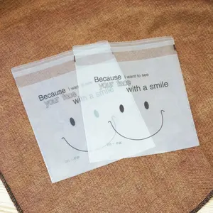 Пластиковый пакет для упаковки хлеба с принтом улыбки