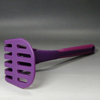 Handmatige keukenhulpjes multifunctionele nylon aardappelstamper snijder drukgroente snijgereedschap