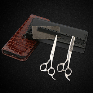 Ciseaux de coiffure professionnels en acier inoxydable faits à la main pour salon de coiffure, ciseaux de coupe de cheveux avec étui - Product Image 5