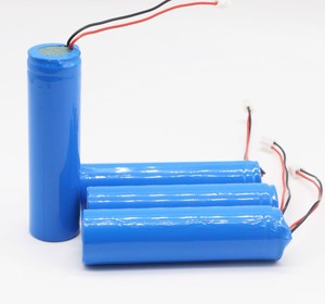 3.7 v 18650 2200 mah 可充电电池，带 pcm 和连接器