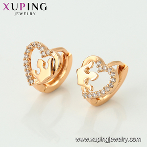95226 Venta caliente elegante joyería de las mujeres estilo irlandés en forma de corazón con <span class=keywords><strong>la</strong></span> corona pendientes de aro - Product Image 1