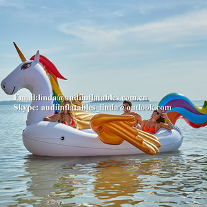 Grande île de piscine gonflable en forme de <span class=keywords><strong>licorne</strong></span>, <span class=keywords><strong>bateau</strong></span> de piscine gonflable pour 6 personnes pour les fêtes - Product Image 3