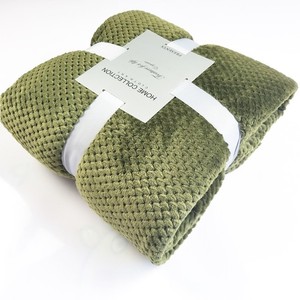 Produits tendance 2023 nouveautés flanelle douce nid d'abeille maison dormir couverture cellulaire à vendre mantas para invierno - Product Image 1