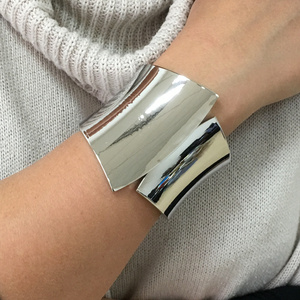 Brazalete Punk brillante para mujer, pulsera de aleación de Oro Grande clásica, brazalete de vestir