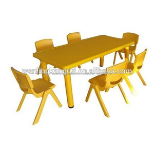 Pequeño mesas de plástico para las niñas y los niños - Product Image 1