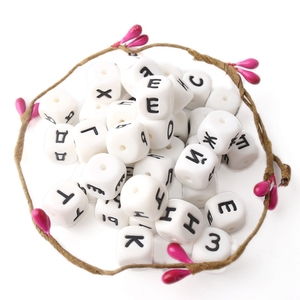 <span class=keywords><strong>12mm</strong></span> <span class=keywords><strong>Baby</strong></span> Zahnen Perlen BPA FREI Silikon Cube Russische Einzelnen Alphabet Brief Perlen - Product Image 5