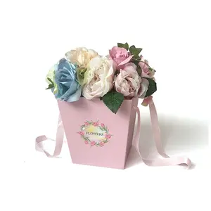 Boîte d'emballage de fleurs en forme de cône avec rubans, emballage en papier pour bouquets de fleurs, boîte en forme de cône