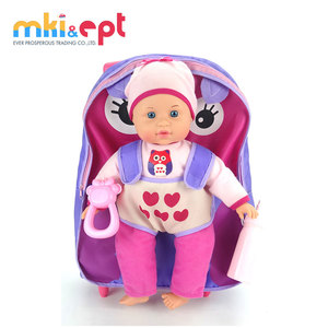 Muñeca encantadora de juguete para bebé con portaequipajes - Product Image 2