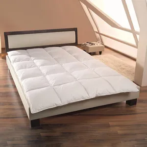 Fabrik direkter Preis langlebige Bettst reifen Bettdecke hand gefertigte weiße King Size 60% Gänse daunen decke
