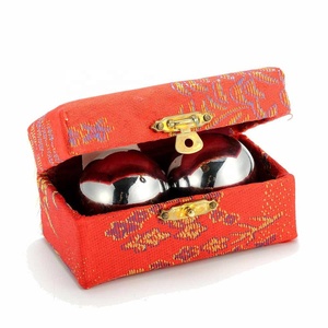 2X chino <span class=keywords><strong>Baoding</strong></span> bolas ejercicio y Handbol salud ejercicio estrés la terapia de relajación cromo Bola de masaje de mano - Product Image 2