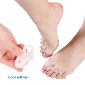 JOHN Sports Comfort Séparateur d'orteils unisexe en gel à quatre trous, semelles intérieures en silicone souple, protection des pieds pour soulagement du hallux valgus - Product Image 4