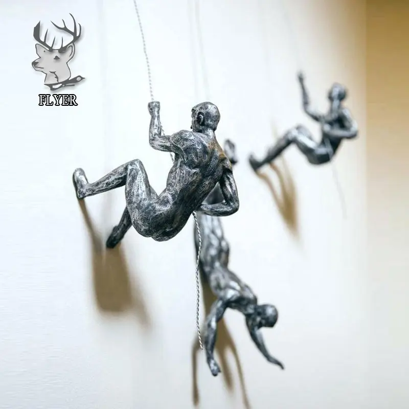 Modern Resin Art ตกแต่งภายในแขวนผนัง Climbing Man ประติมากรรมเรซิ่นสำหรับขาย