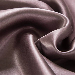 THXSILK 3 teilig Seide Bettwäsche 200 x 200 cm mit 2 Kissenbezüge 80 x 80 cm / 100% Maulbeerseide 19 Momme / Helles Lila - Product Image 6