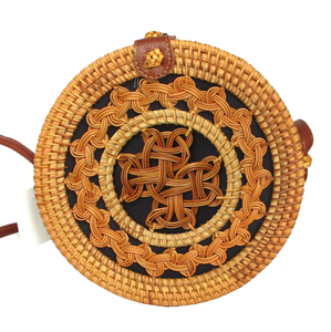 Vente en gros au Vietnam de sacs à main style dame en rotin tissé à la main avec doublure en lin plumes colorées décoration prix compétitif - Product Image 5