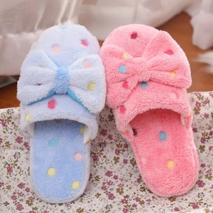 Ciabatta da interno in peluche calda per casa invernale da donna con punto di <span class=keywords><strong>fiocco</strong></span> - Product Image 1