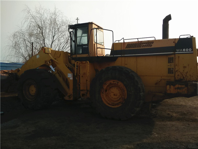 Used Komatsu WA600-1 Wheel Loader - High Digging Power