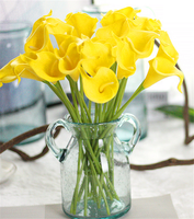 Lys Calla à Effet Réel en Gros – Mini Fleurs Artificielles en PU pour Décoration Intérieure – Noël, Nouvel An, Halloween Gratuits