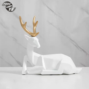 Moderne Kerst Polyresin Diermodel Vivid Deer Vorm Hars Beeldje
