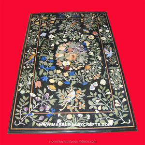 Superbe dessus de table en marbre incrusté de pierre au design antique Pietra Dura - Product Image 1