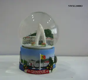 Arte de la resina de cristal bola de nieve Suiza globo de nieve