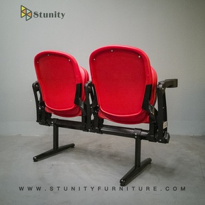 Yüce kalite ucuz kiralama katlanır yastıklı kırmızı UV dayanıklı PP plastik katlanır <span class=keywords><strong>camo</strong></span> stadyum oturma sandalyesi bleachers