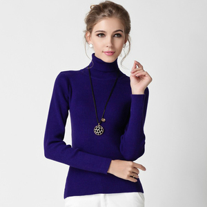 Maglione a Collo Alto Aderente in Lana per Donna dal Design Classico - Product Image 2