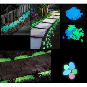 Hoge Heldere Gloed In De Donkere Lichtgevende Kiezelsteen Kunststeen Aquarium Acryl Loopbrug Tuindecoratie Gloeiende Rotsen - Product Image 5