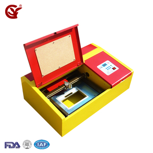 3020 Mini Seal Rubber Stempel Laser Graveermachine Prijs Mini 3020 Lasersnijmachine Polymeer Rubber Stempel Machine