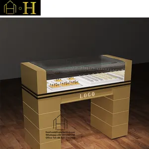 Tiendas de joyería de lujo clásicas imágenes de diseño de interior con escaparate de cristal joyería - Product Image 1