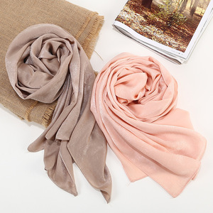 Gran oferta <span class=keywords><strong>de</strong></span> <span class=keywords><strong>seda</strong></span> <span class=keywords><strong>de</strong></span> alta calidad moda musulmana Color sólido tamaño grande señoras chal liso Georgette Hijabs bufanda - Product Image 4